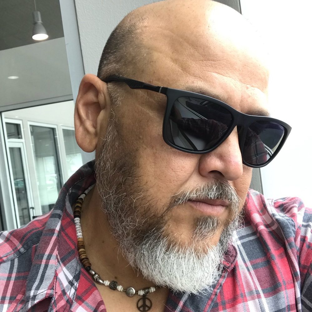 Meet your Posher, Carlos